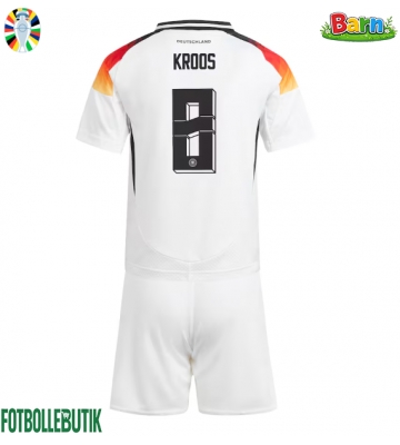 Tyskland Toni Kroos #8 Hemmaställ Barn EM 2024 Kortärmad (+ Korta byxor)